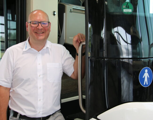 RS13002 portrait website lpr RS13002 portrait website lpr