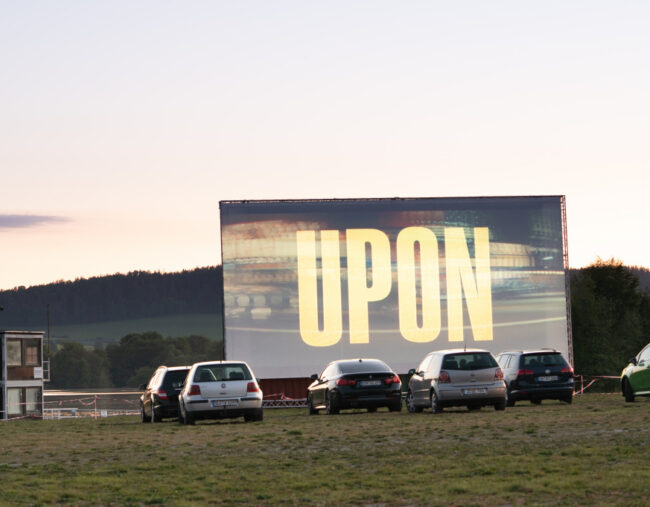 Ein Jahr Corona (im Bild: Autokino in Hohenfelden)