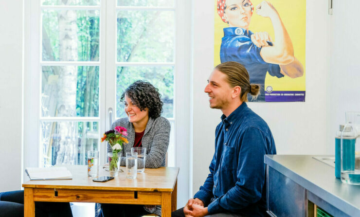 Interview mit Nathalie und Marco: Sie sind Teil unseres Wohnexperiments in Weimar (im Bild: Interviewsituation am Küchentisch)